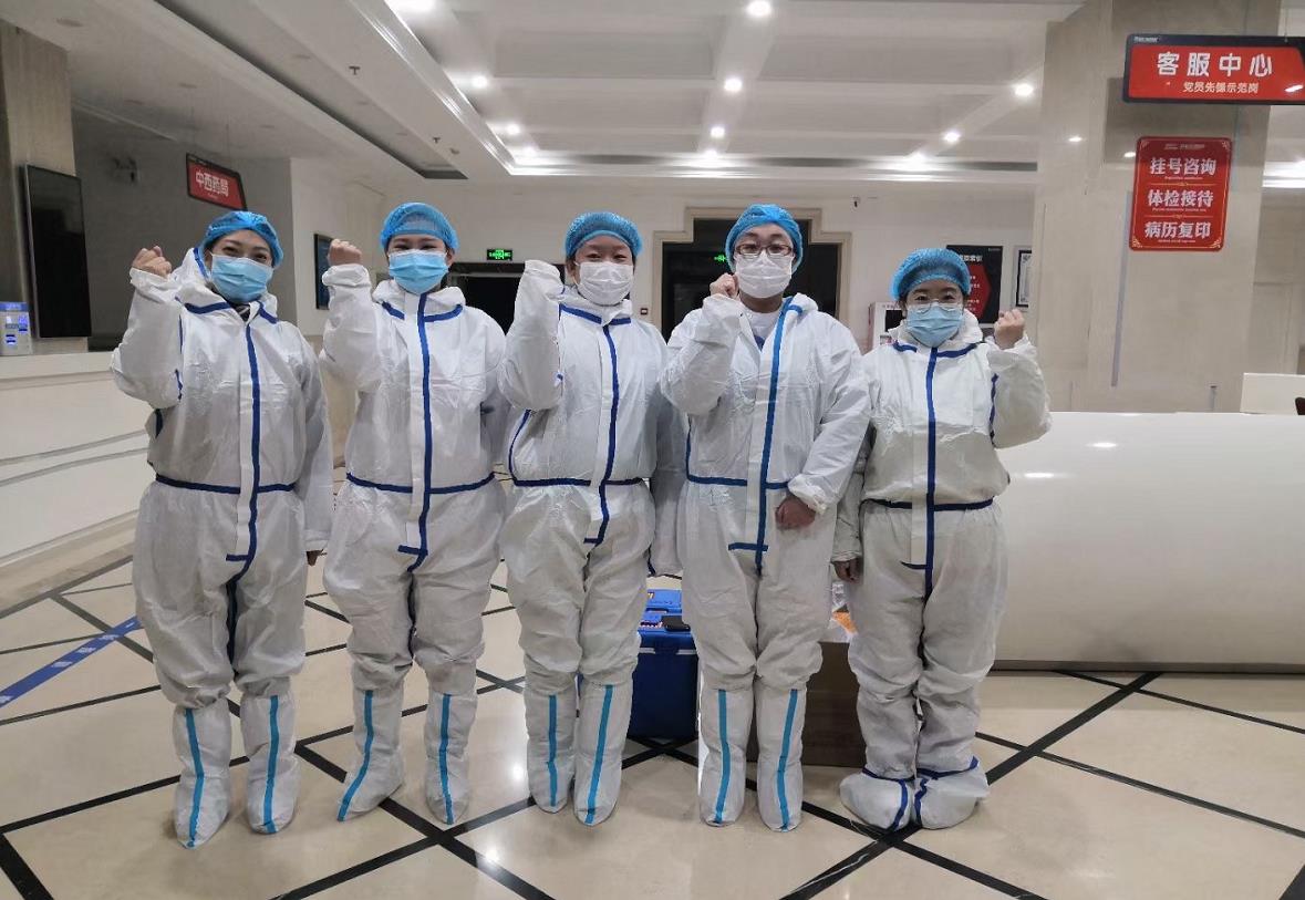 致敬核酸檢測團(tuán)隊，新年期間堅守在抗疫一線